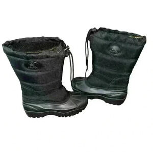 Kid’s Kamik Snow Boots Black Size 6 waterproof Canadian winter